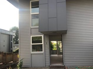 10112 NE 68th St APT 1, Kirkland, WA 98033