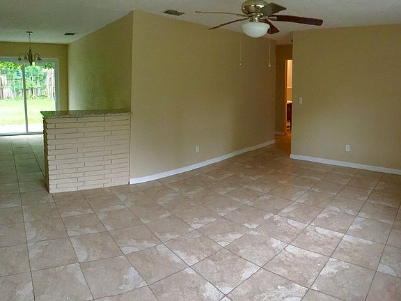 4th image of 613 Galvin Dr