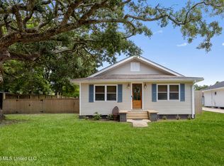122 W 3rd St, Long beach, MS 39560