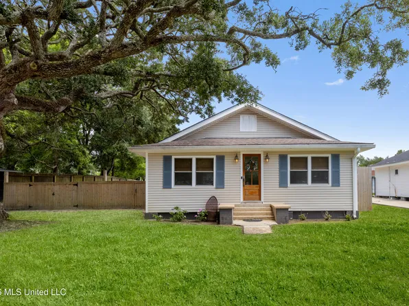 122 W 3rd St, Long Beach, MS 39560