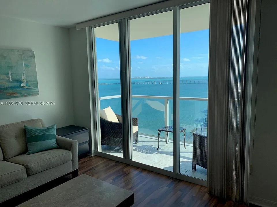 1155 Brickell Bay Dr #2207
