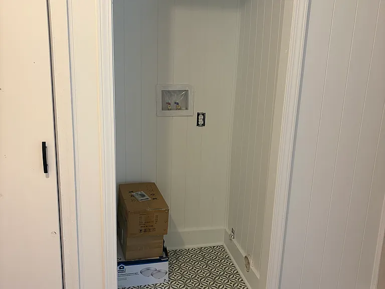 205 N Thompson St — Photo 6