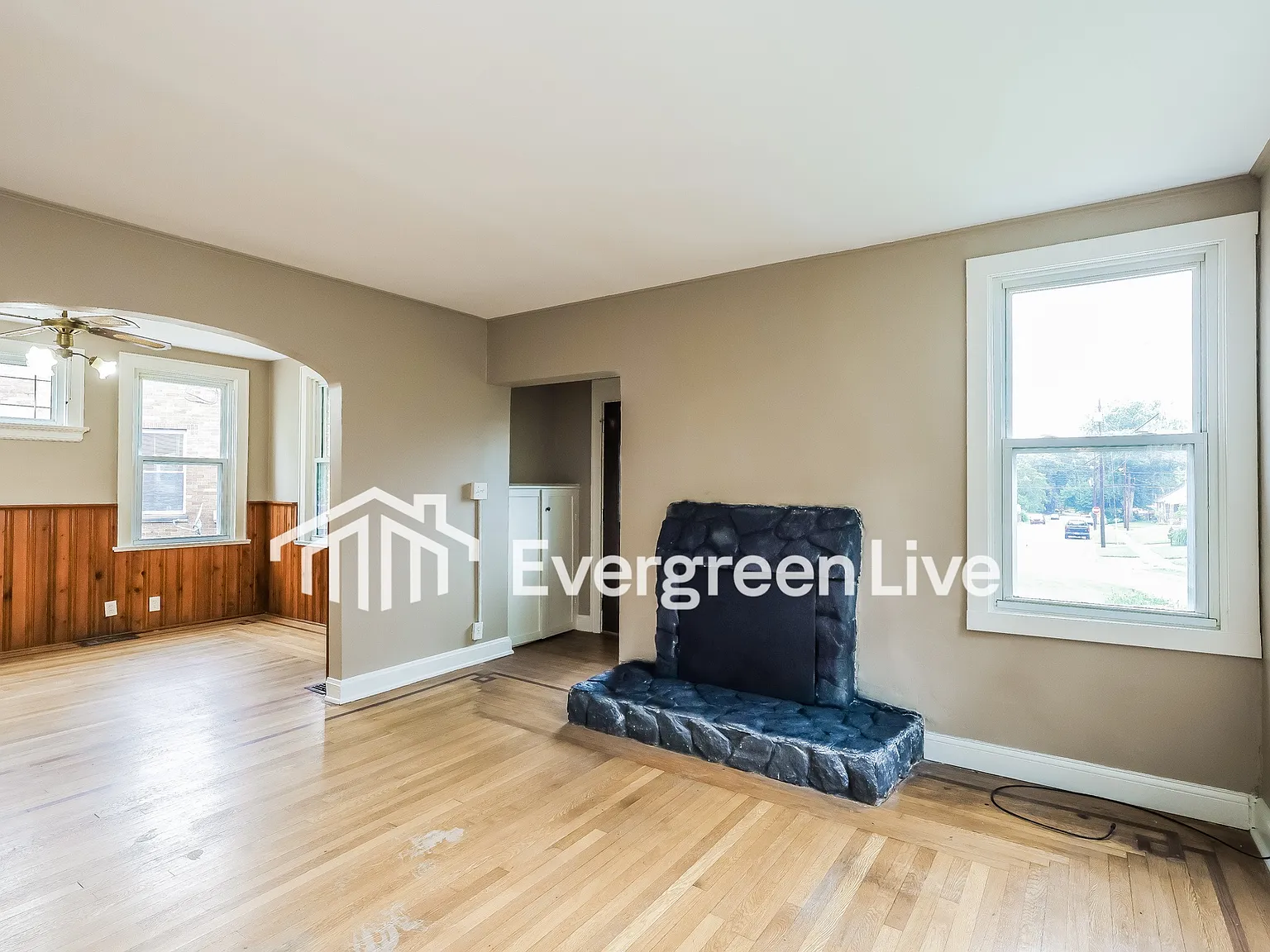 3 bed, 1.0 bath, 1856 sqft, $1,795 — Photo 3