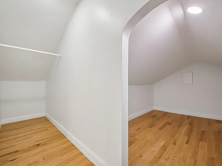 20 Edgar St — Photo 12