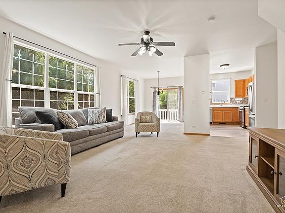 4th image of 1496 Cambria Dr #6