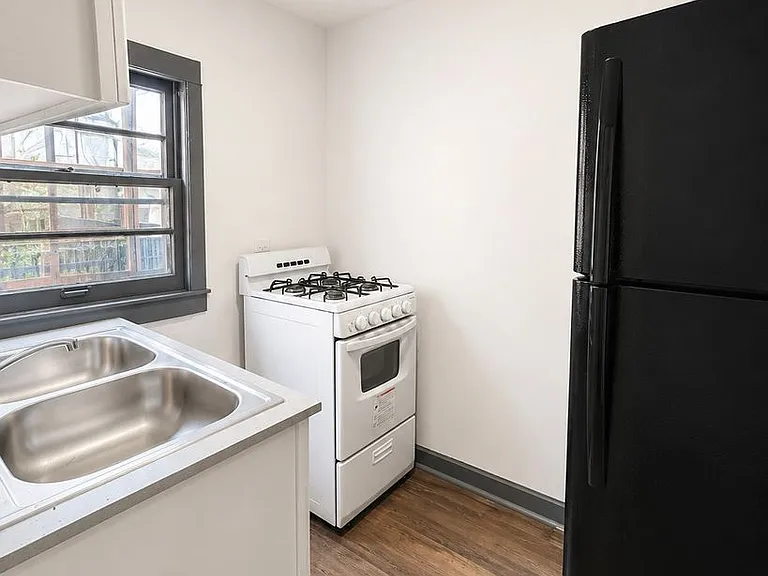 1219 S 2nd St — Photo 3