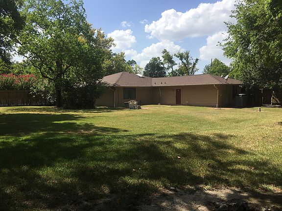 Park-like back yard