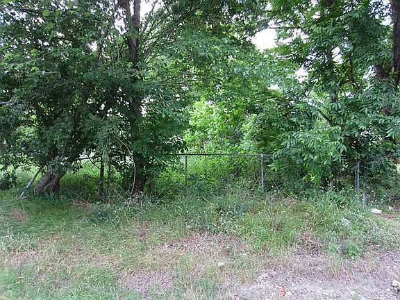 Front yard view