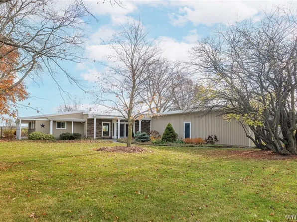 10963 Starr Rd, Pavilion, NY 14525