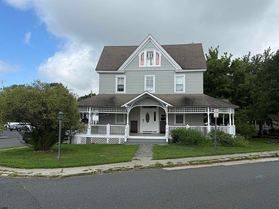 1st image of 1049 Maple Ave