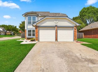 956 Sylvan Creek Dr, Lewisville, TX 75067