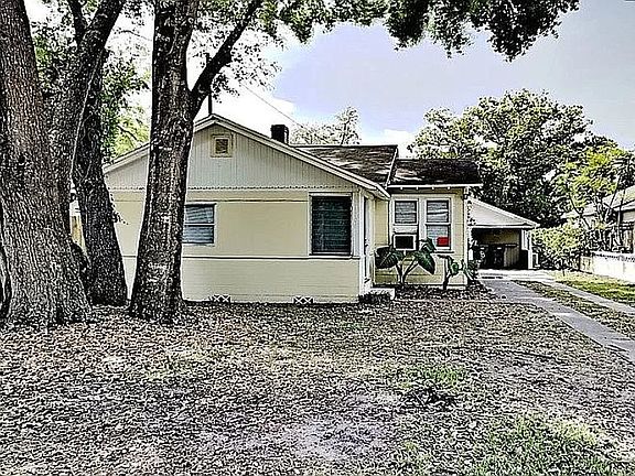 2nd image of 1208 Francis Ave