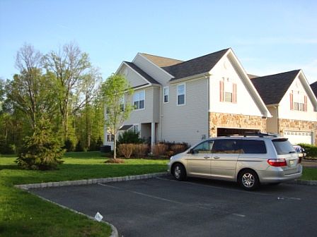 1st image of 19 Blake Dr