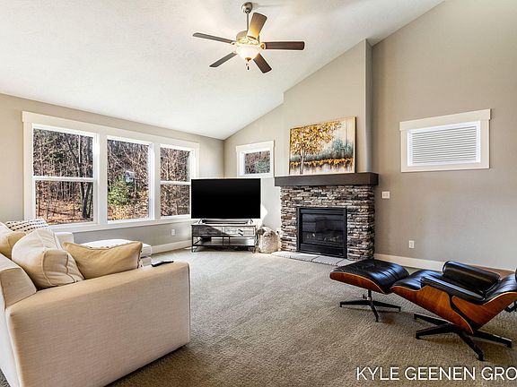 3rd image of 14878 Sagebrush Dr