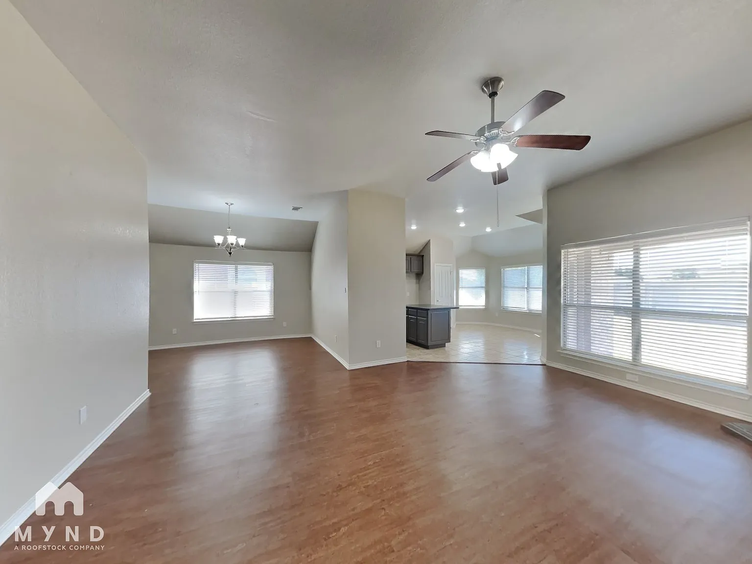 4 bed, 2.0 bath, 1905 sqft, $2,335 — Photo 2