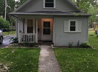 1013 E State St, Port Clinton, OH 43452