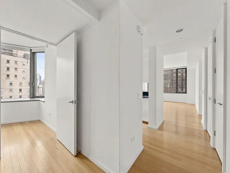 50 Union #12C — Photo 11