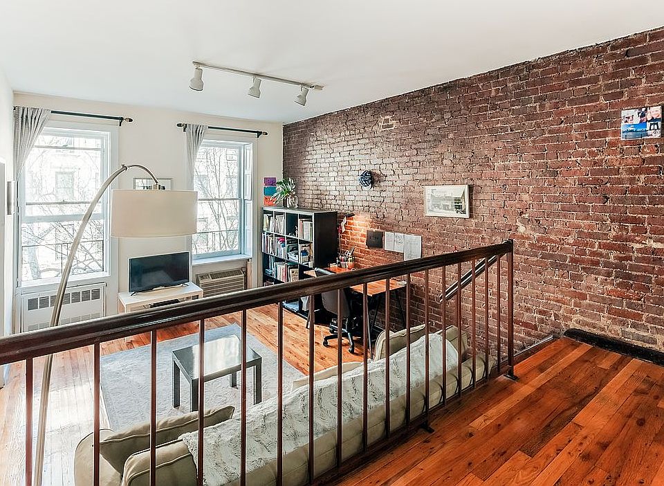 1st image of 40 W 76th St APT 7