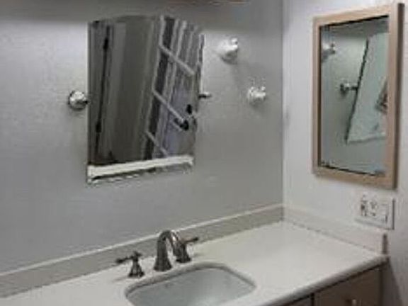 2nd image of 7108 W Sunnyside Dr