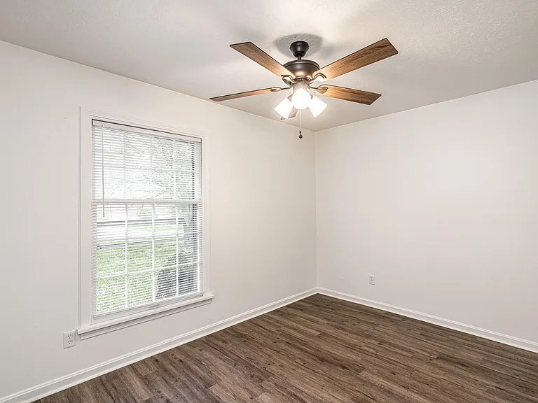 6910 Stablelake Ct — Photo 22