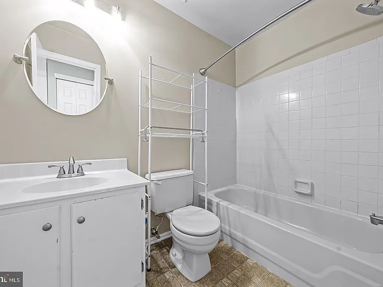68 Franklin Dr — Photo 23