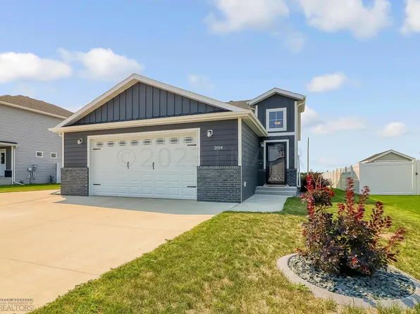 2014 75th Ave S, Fargo, ND 58104