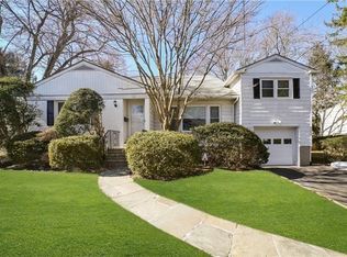 17 Baylor Cir, White Plains, NY 10605