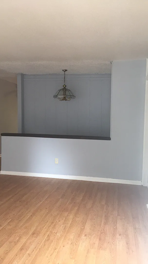 Available Now! Duplex with a Basement! — Photo 4
