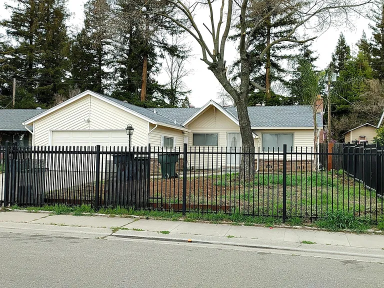 5409 48th Ave — Photo 3