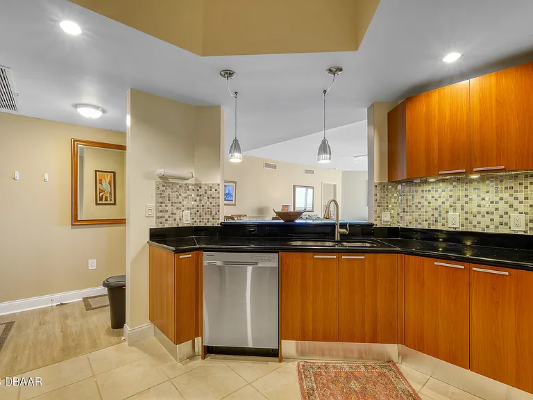 241 Riverside Dr #808 — Photo 13
