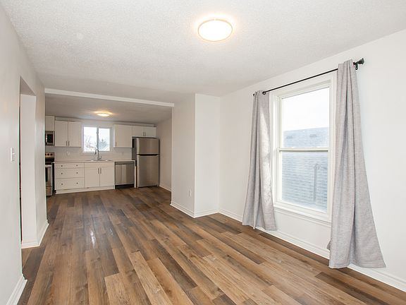 2nd image of 220 Lincoln St