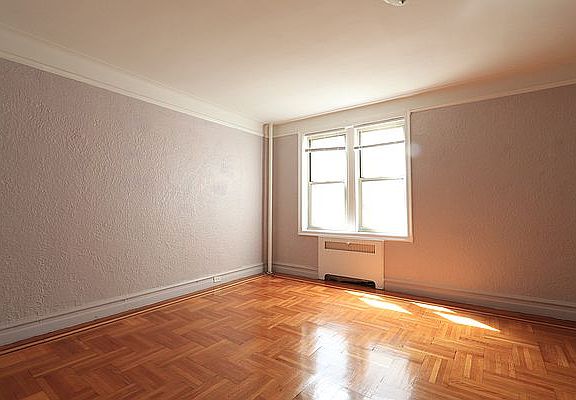 2nd image of 8502 Fort Hamilton Pkwy APT 3E