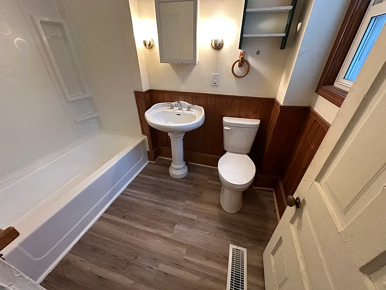 227 King St #2 — Photo 11