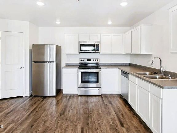 3rd image of 12945 W GREENWAY Road #36