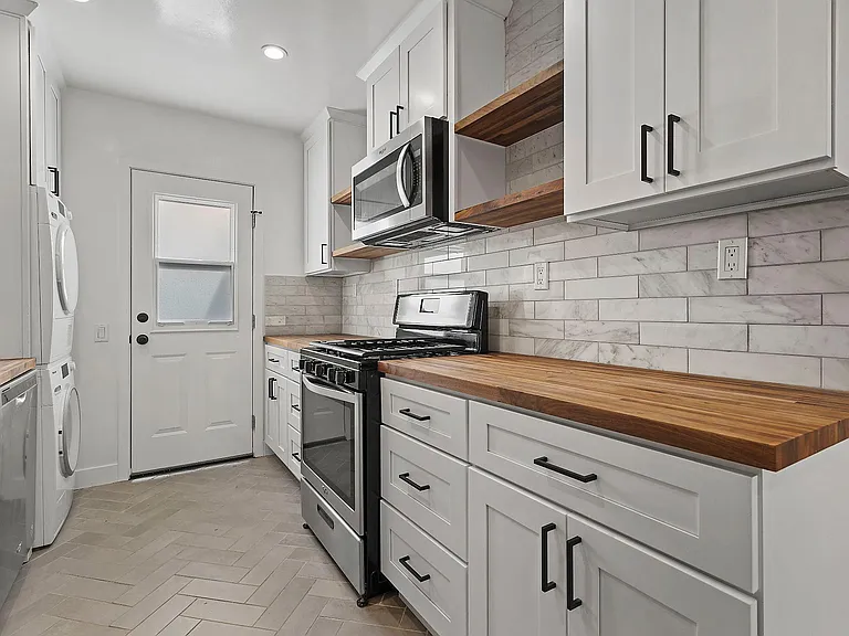 654 Ozone St #654 — Photo 6
