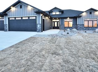 6013 Heritage Ridge Rd, Bismarck, ND 58503