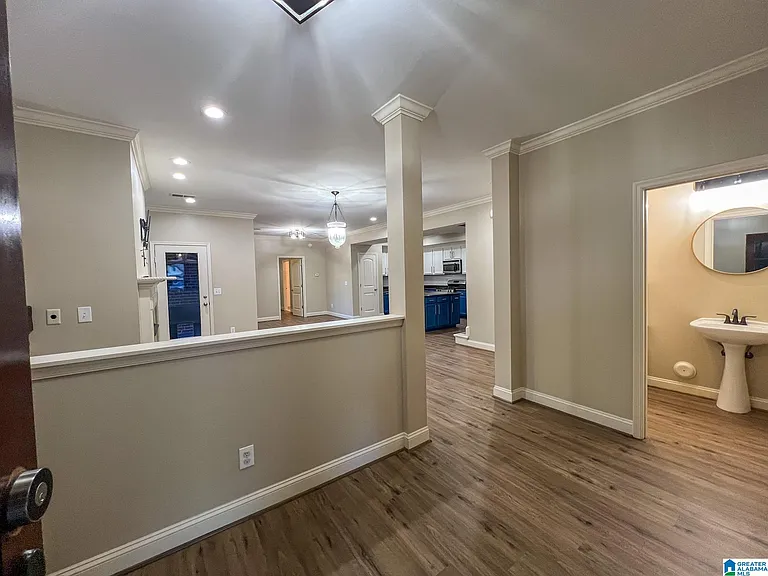 1117 Monaghan Dr — Photo 3