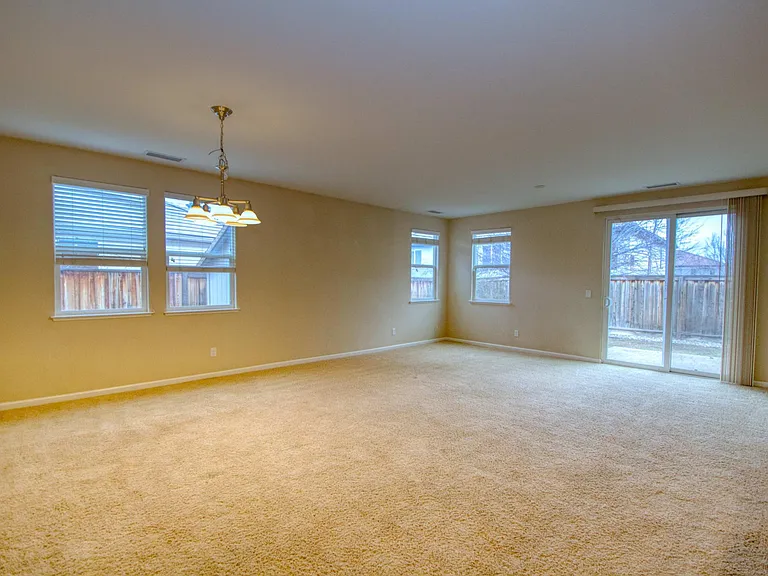 495 Cortono Dr — Photo 4