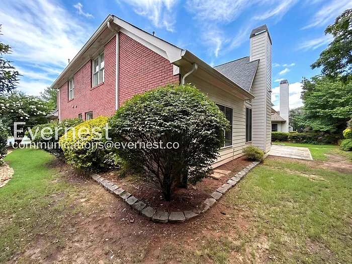 4706 Woodlawn Ct NE — Photo 35