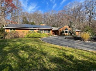 11 Tiffany Rd, Oyster Bay, NY 11771