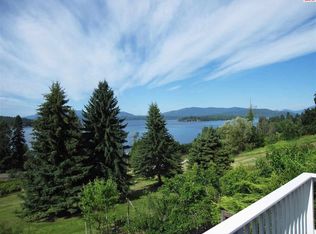 712 Lakeview Blvd, Hope, ID 83836