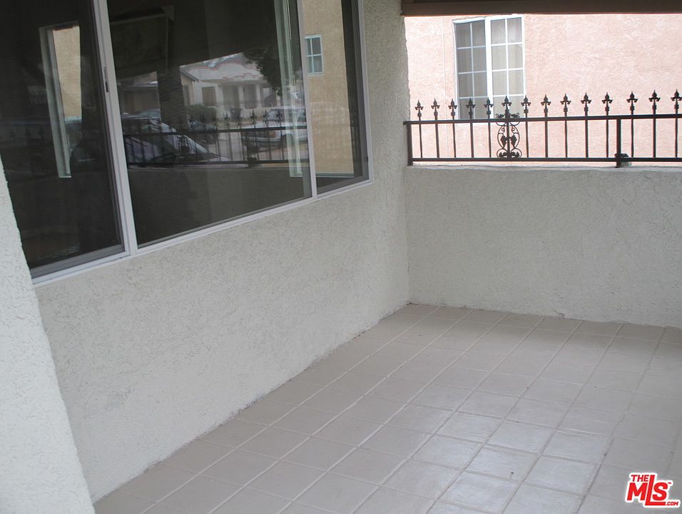 1st image of 755 W 105th St