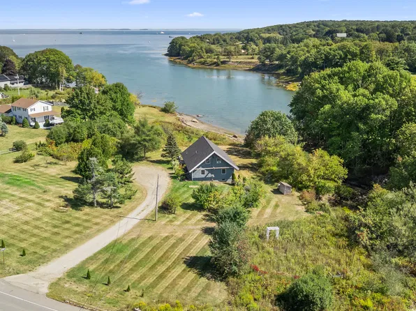 7 Head Of Bay Drive, Owls Head, ME 04854