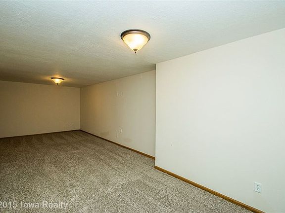2nd image of 302 S Watkins St