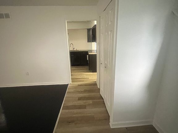 3rd image of 27655 Aberdeen St