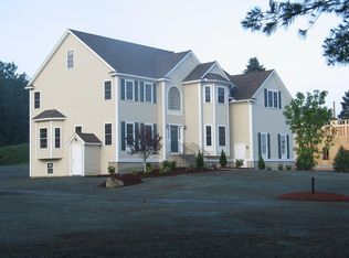 13 McIntosh Ln, Littleton, MA 01460