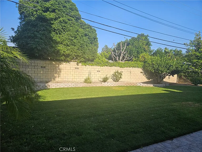 3657 Broadmoor Blvd N — Photo 39