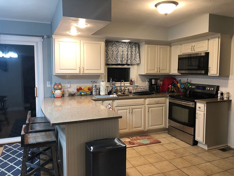 1st image of 607 Sunrise Dr