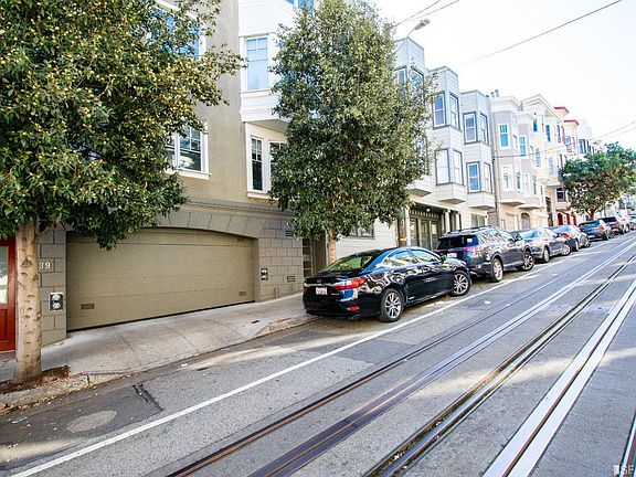 2nd image of 939 Jackson St