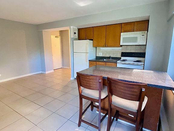 3rd image of 4950 N Marine Dr APT 402
